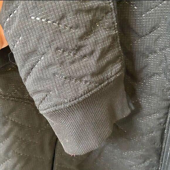 Under Armour Women’s Black Cold Gear Reactor Black Quilt Jacket - Picture 5 of 11